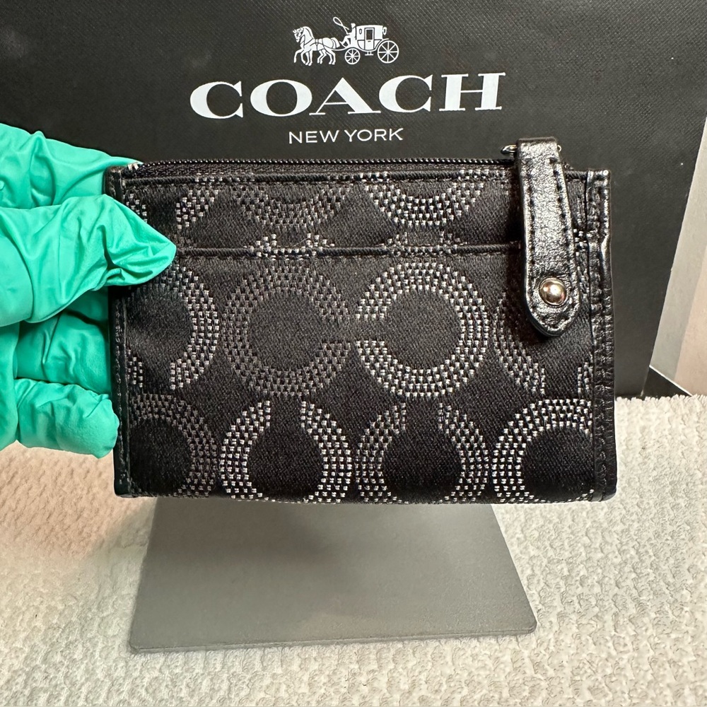 Coach Black and Silver Patterned cardcase/keychain - Picture 3 of 6